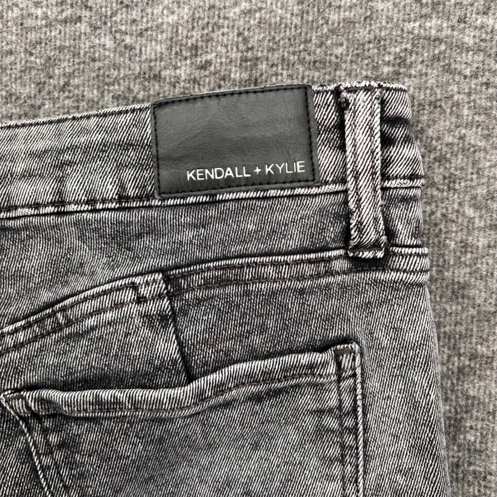 Kendall + Kylie The‎ Icon High Rise 11 Straight Jeans Gray Acid Wash Raw Hem - Picture 7 of 11
